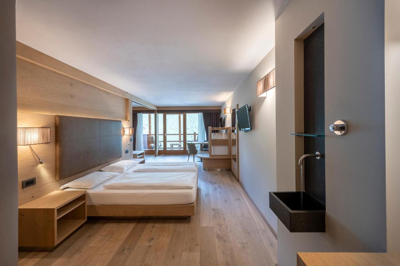 Design & Suite Hotel Ciarnadoi Vigo di Fassa Exterior foto